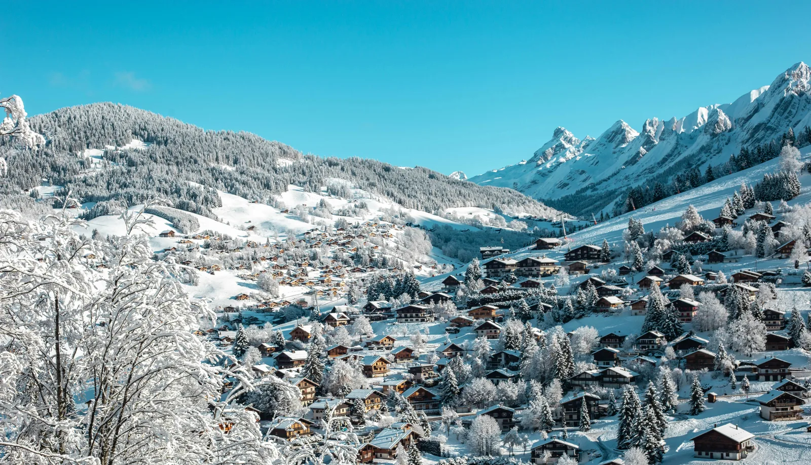 Vacances de ski à La Clusaz : 5 raisons concrètes de choisir cette station cet hiver